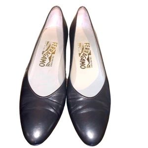 VTG Pewter/Silver Salvatore Ferragamo Pumps - Sz 6.5 narrow - Mirror like heel